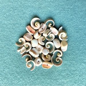 Shell Sliced Spirals. Craft Beads ⭐️Any 3 $10 items bundled $20-l0%=3@$18!💥